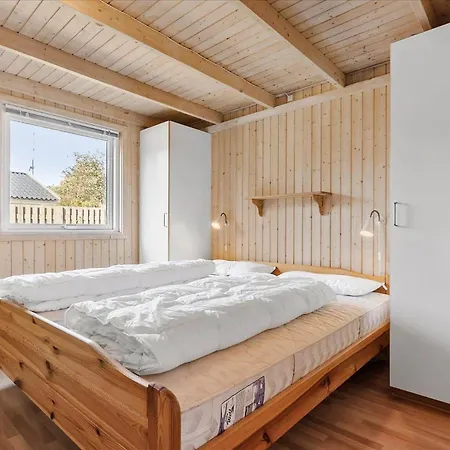 3673-nexo-frederiksvej-54 بيت للعطل Neksø